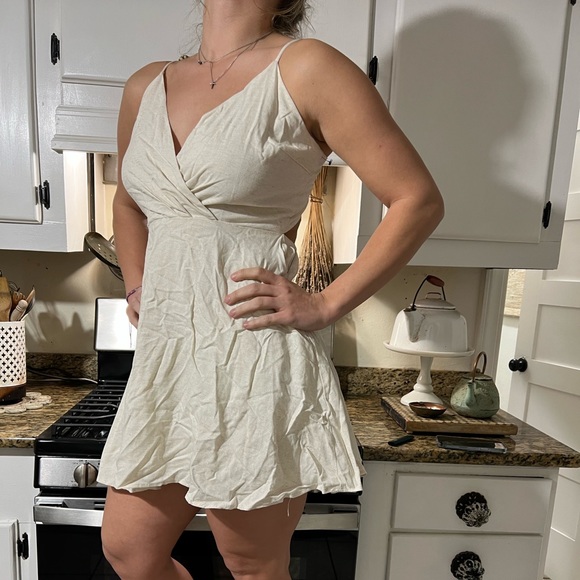 NWT Lulus Romper size s🌻 - Picture 3 of 5